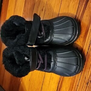 Black Winter Boots with Fur Lining